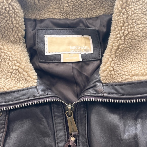 Michael Kors Women’s Brown Leather Jacket Faux Fur Trims Size Small - Picture 3 of 5